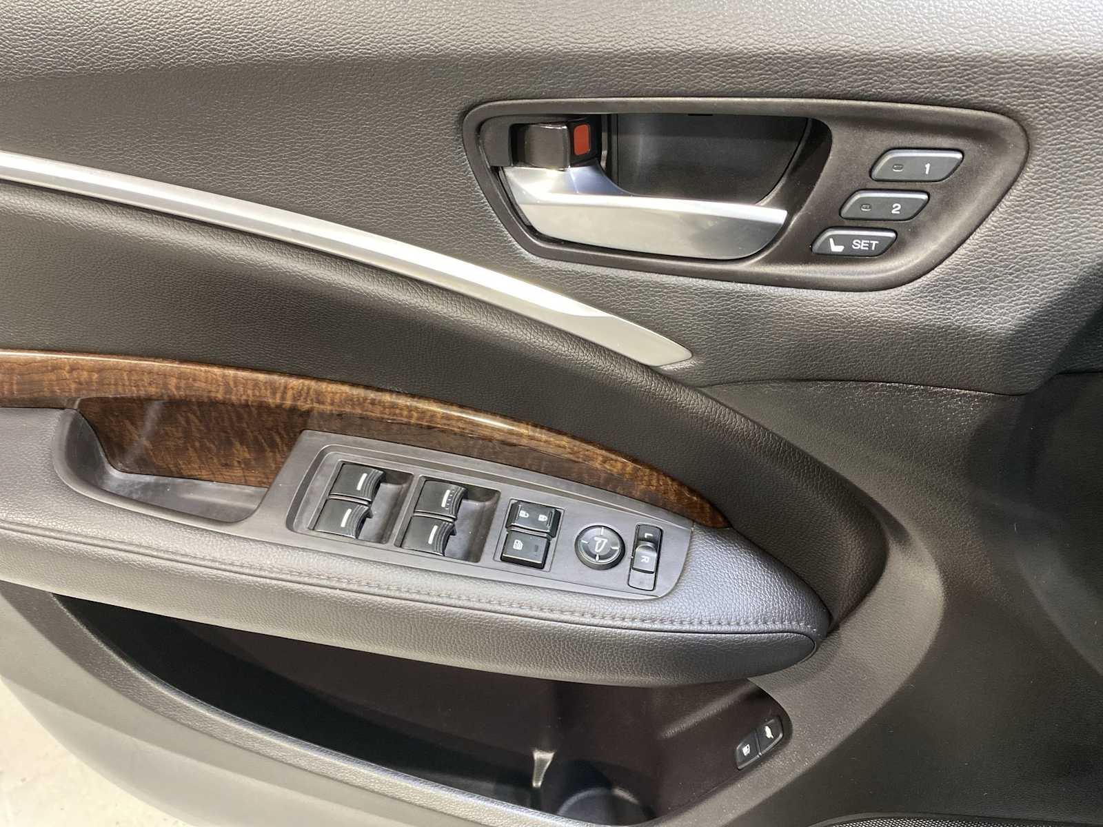 Thumbnail: 2020 Acura MDX - 23