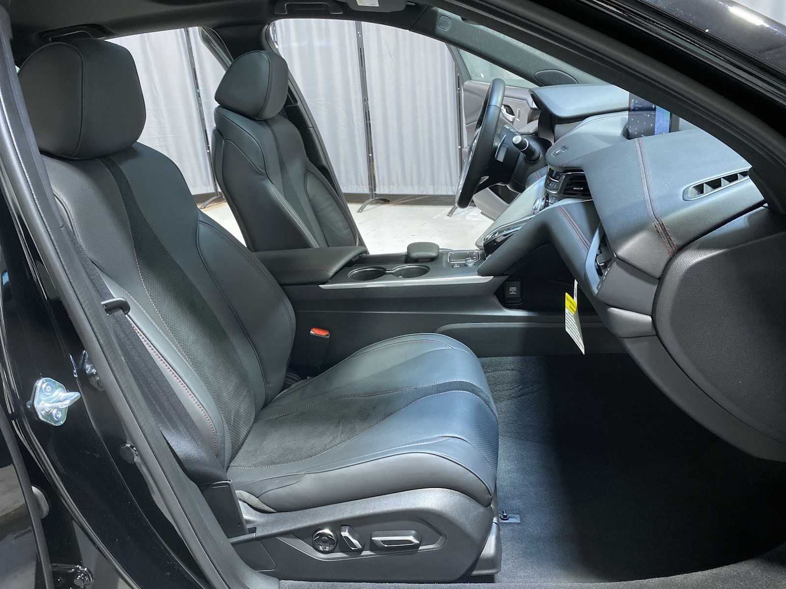 Thumbnail: 2025 Acura TLX - 14