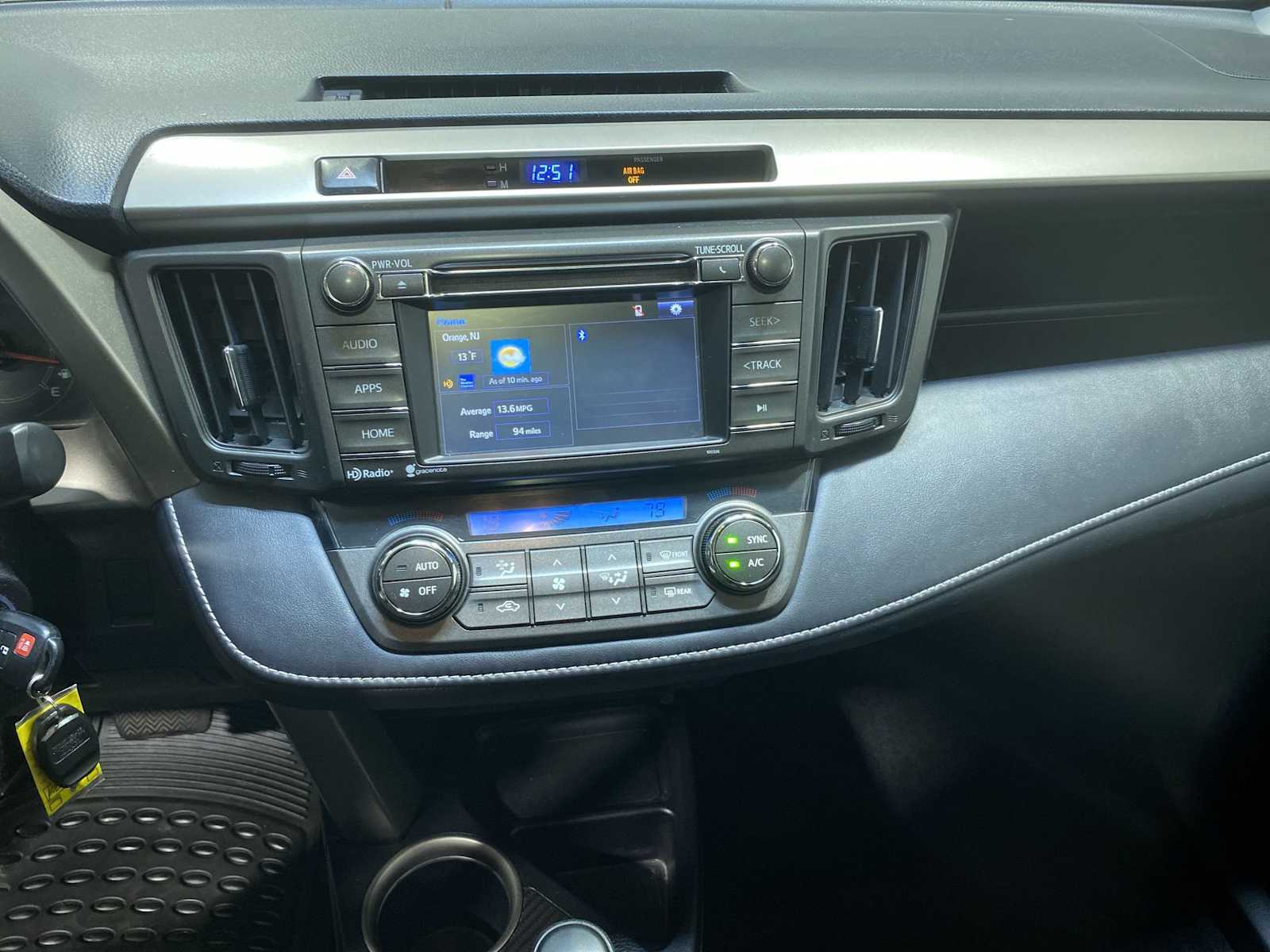 Thumbnail: 2015 Toyota RAV4 - 16