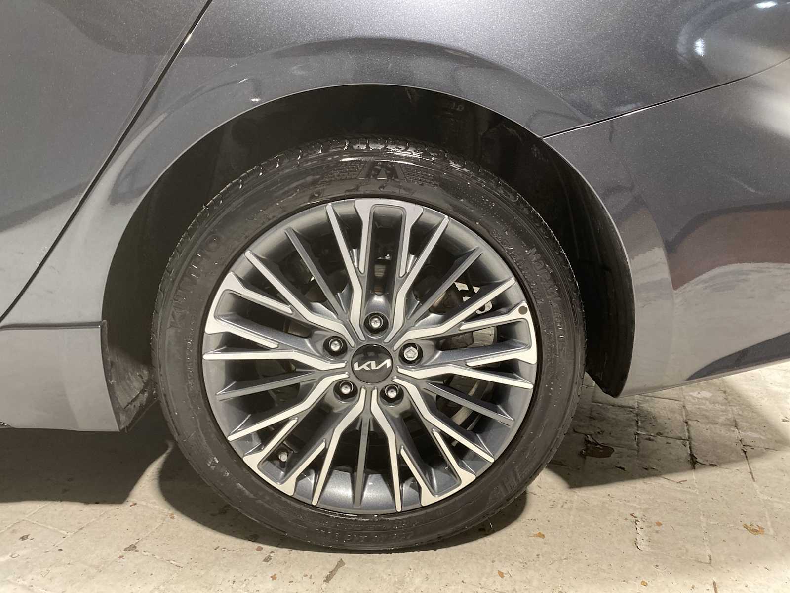 Thumbnail: 2023 Kia Forte - 8