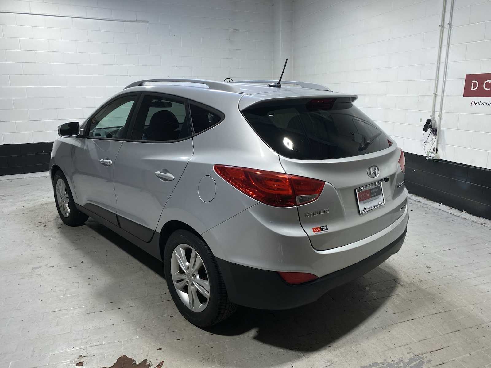 Thumbnail: 2012 Hyundai Tucson - 4