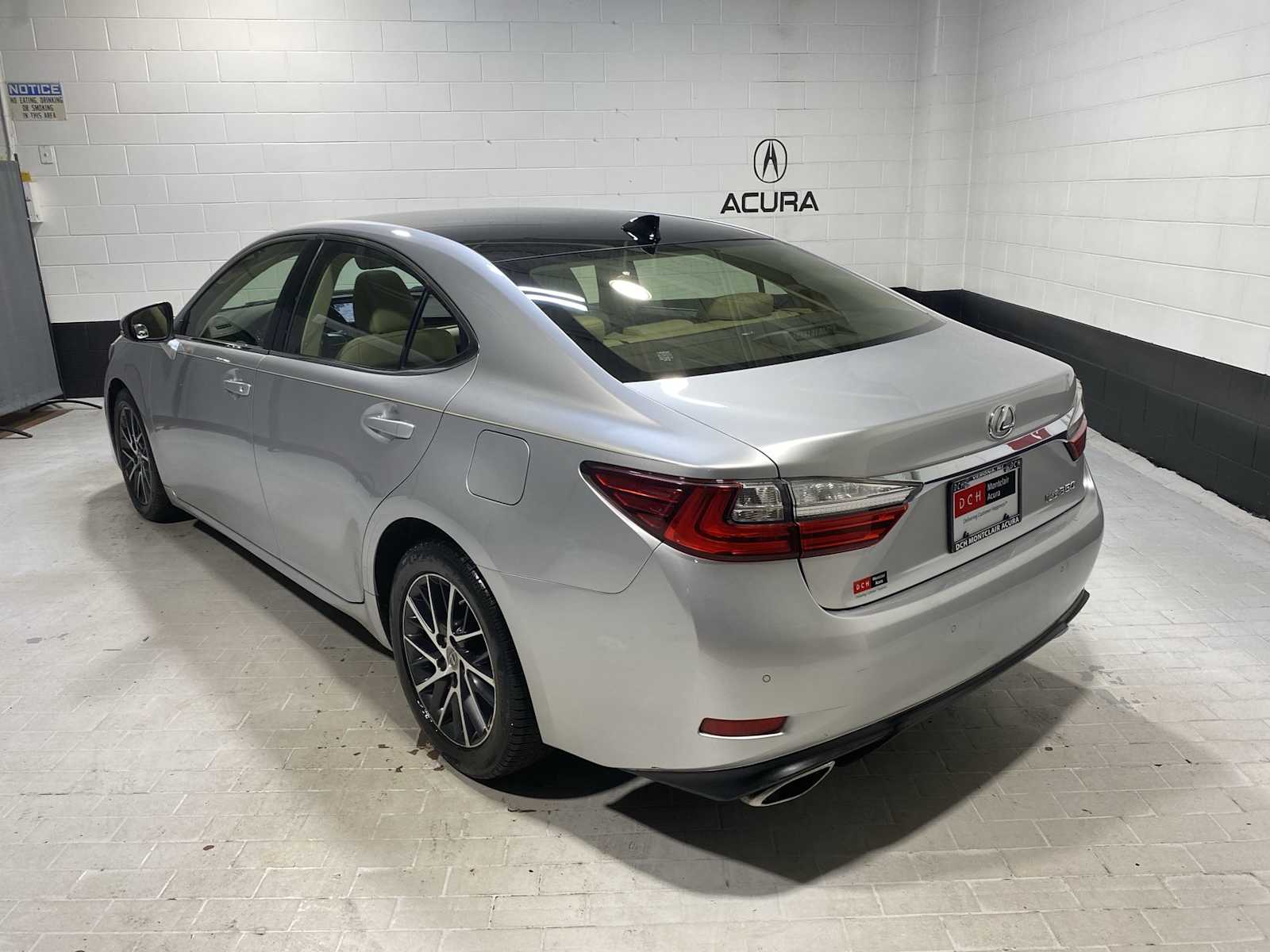 Thumbnail: 2016 Lexus ES - 4