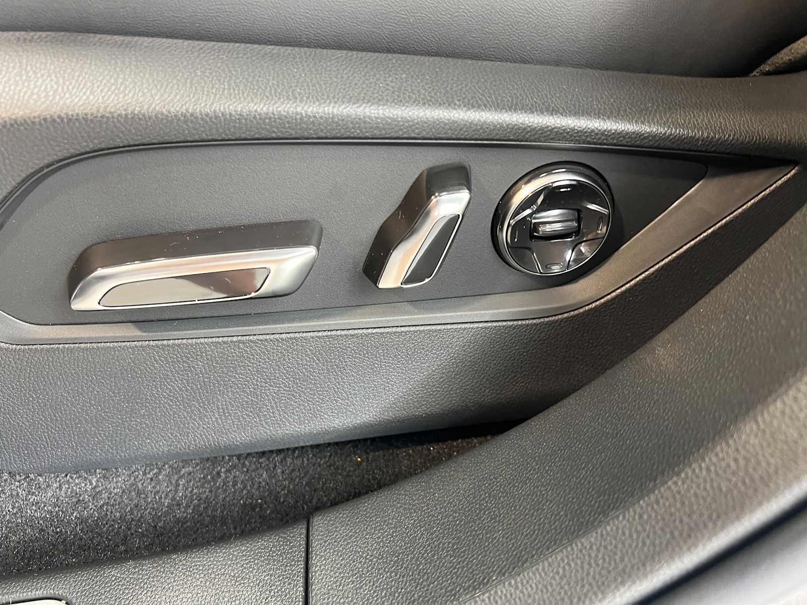 Thumbnail: 2026 Acura RDX - 19