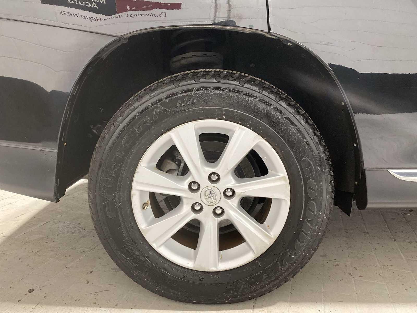 Thumbnail: 2013 Toyota Highlander - 8