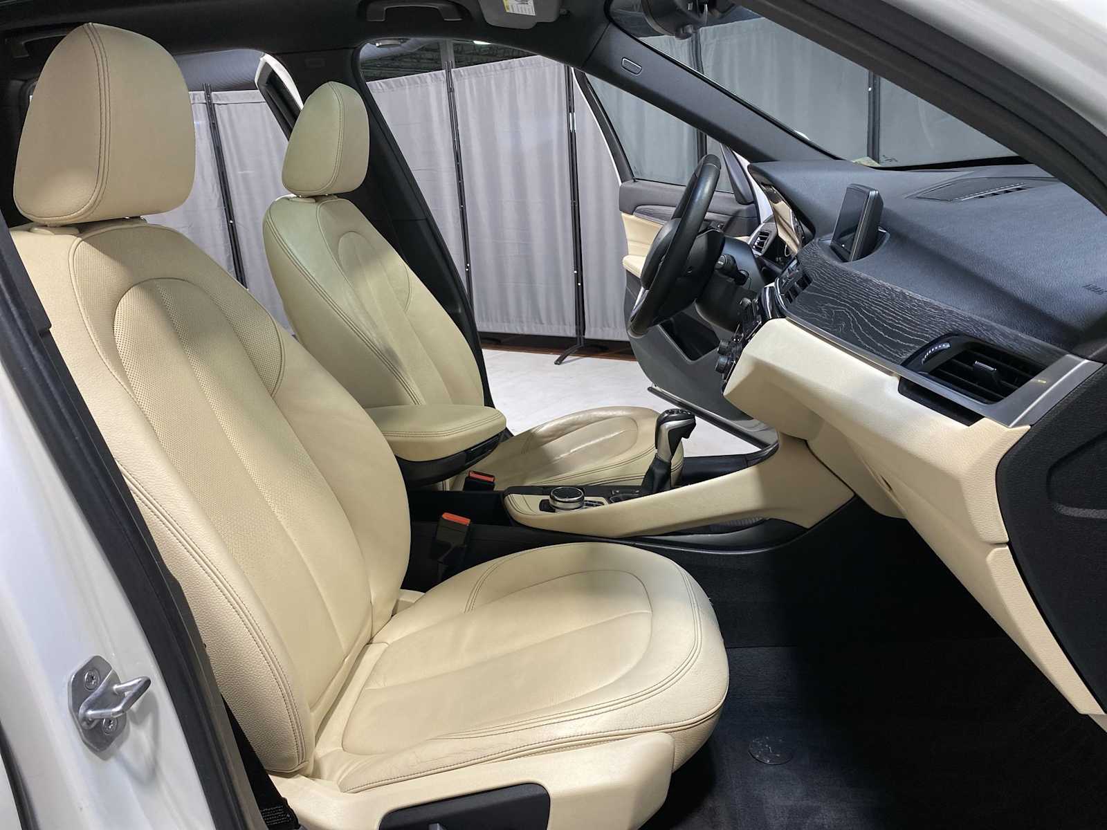 2017 BMW X1 xDrive28i 14