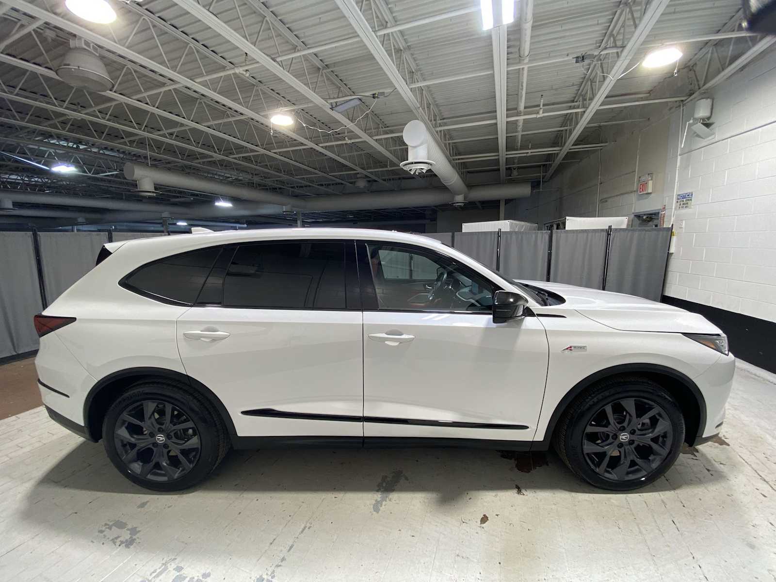 Thumbnail: 2023 Acura MDX - 27