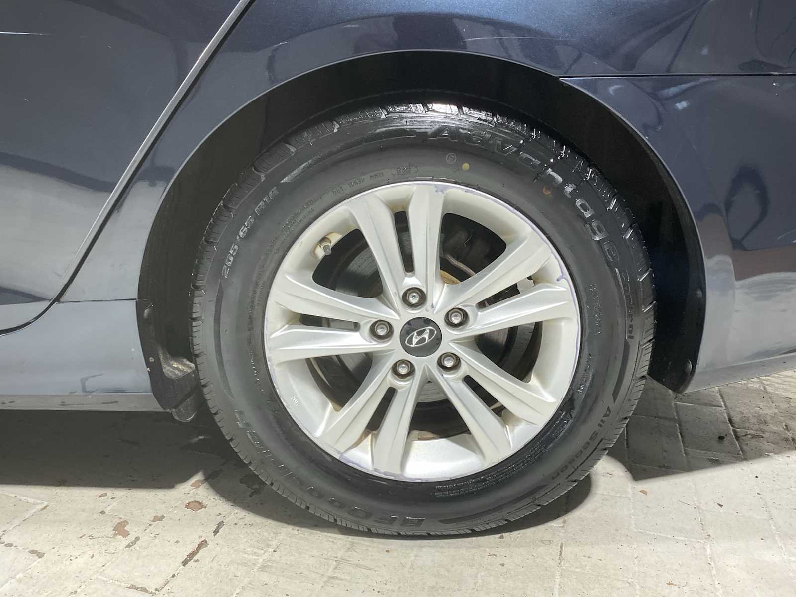 Thumbnail: 2013 Hyundai Sonata - 8