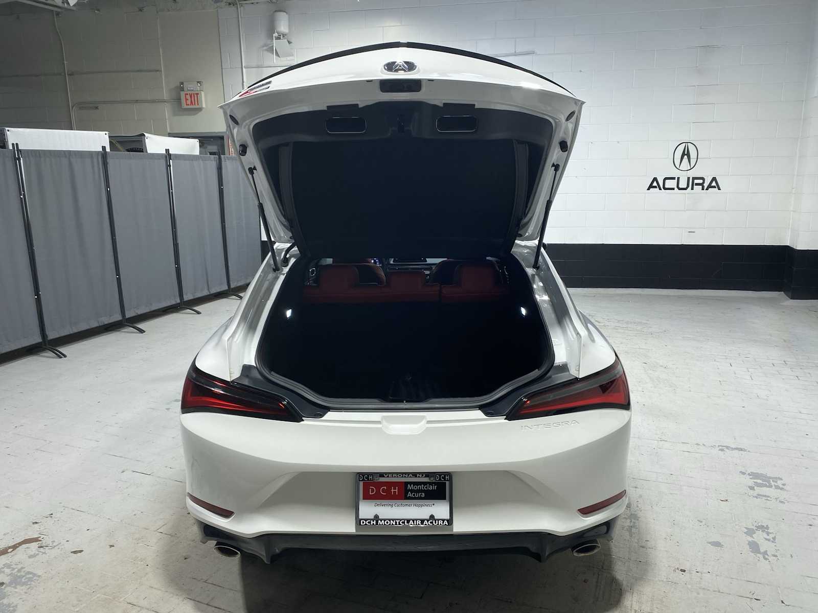 Thumbnail: 2025 Acura Integra - 19