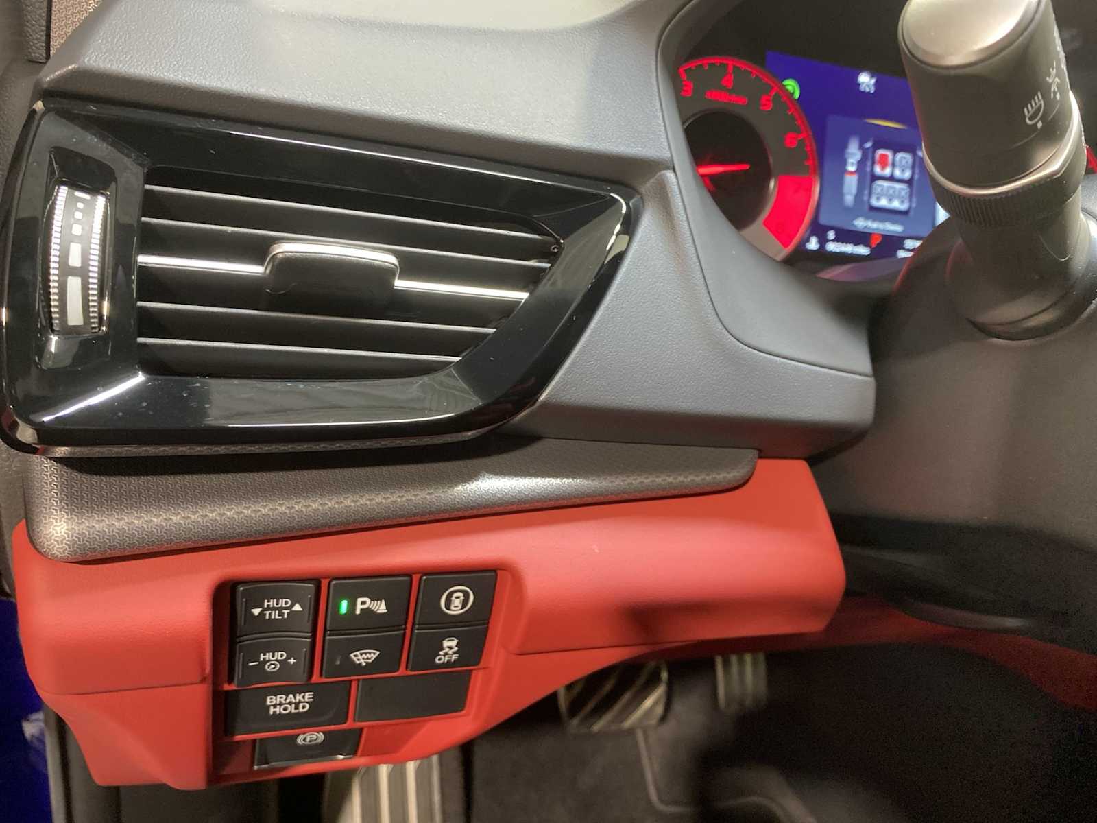 Thumbnail: 2025 Acura RDX - 24