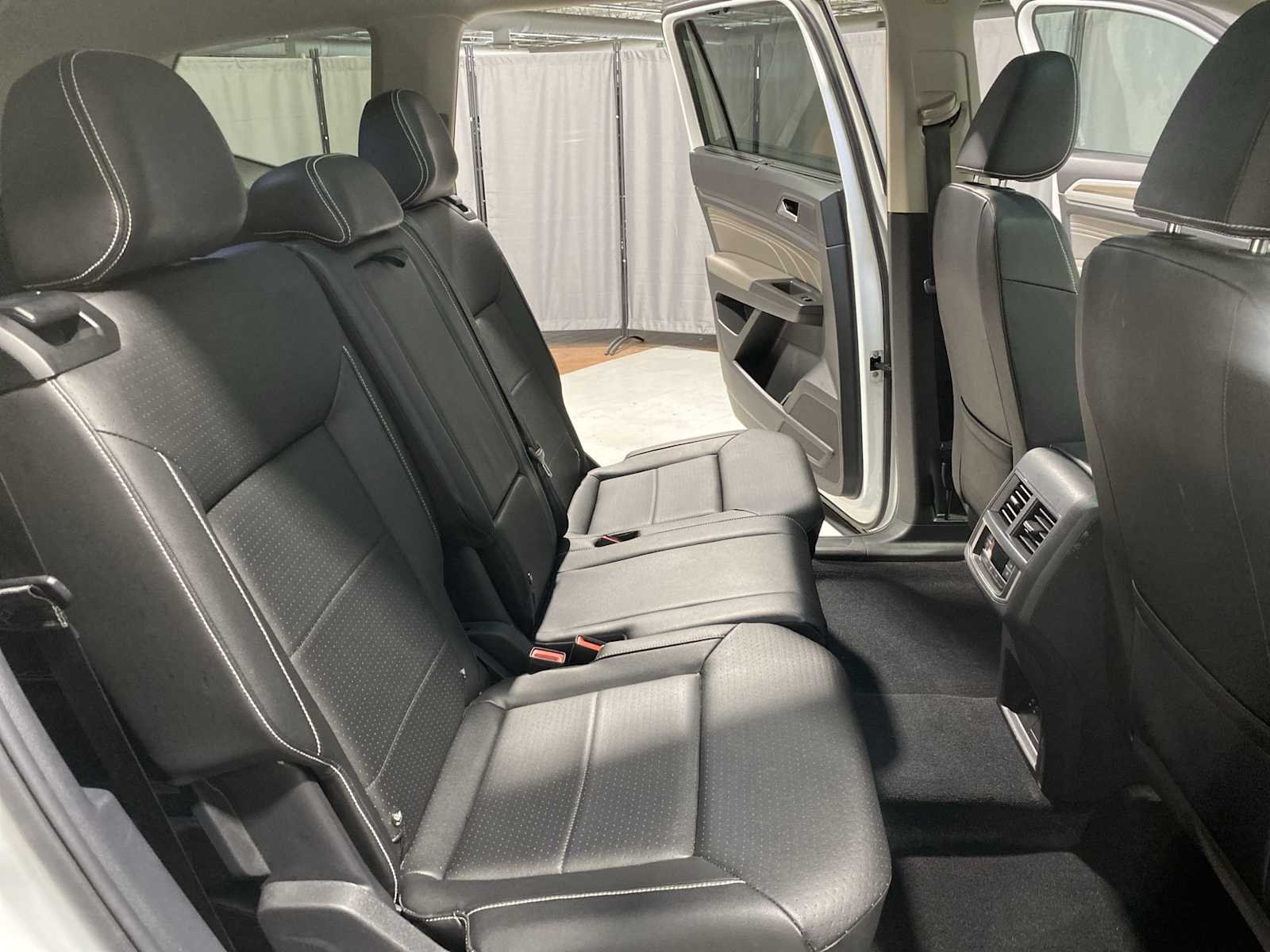 Thumbnail: 2022 Volkswagen Atlas - 13