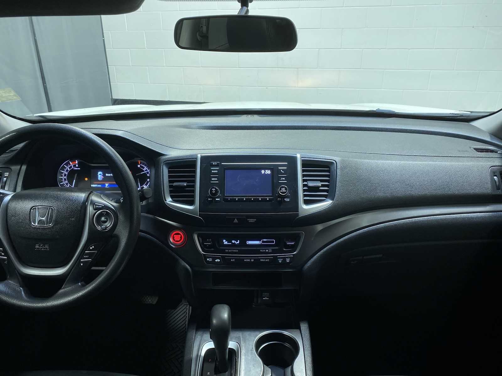 Thumbnail: 2018 Honda Pilot - 10