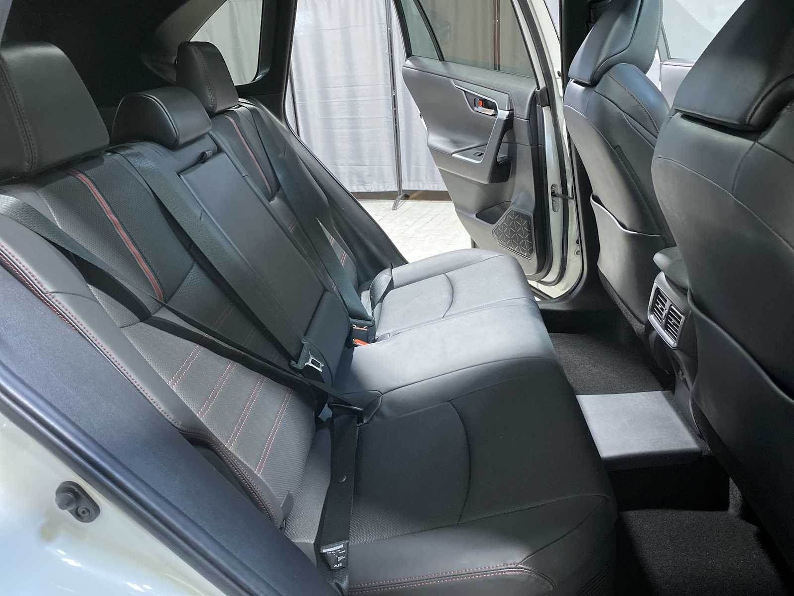 Thumbnail: 2022 Toyota RAV4 - 13