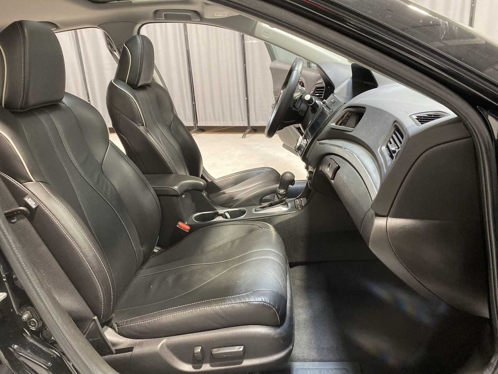 Thumbnail: 2020 Acura ILX - 14