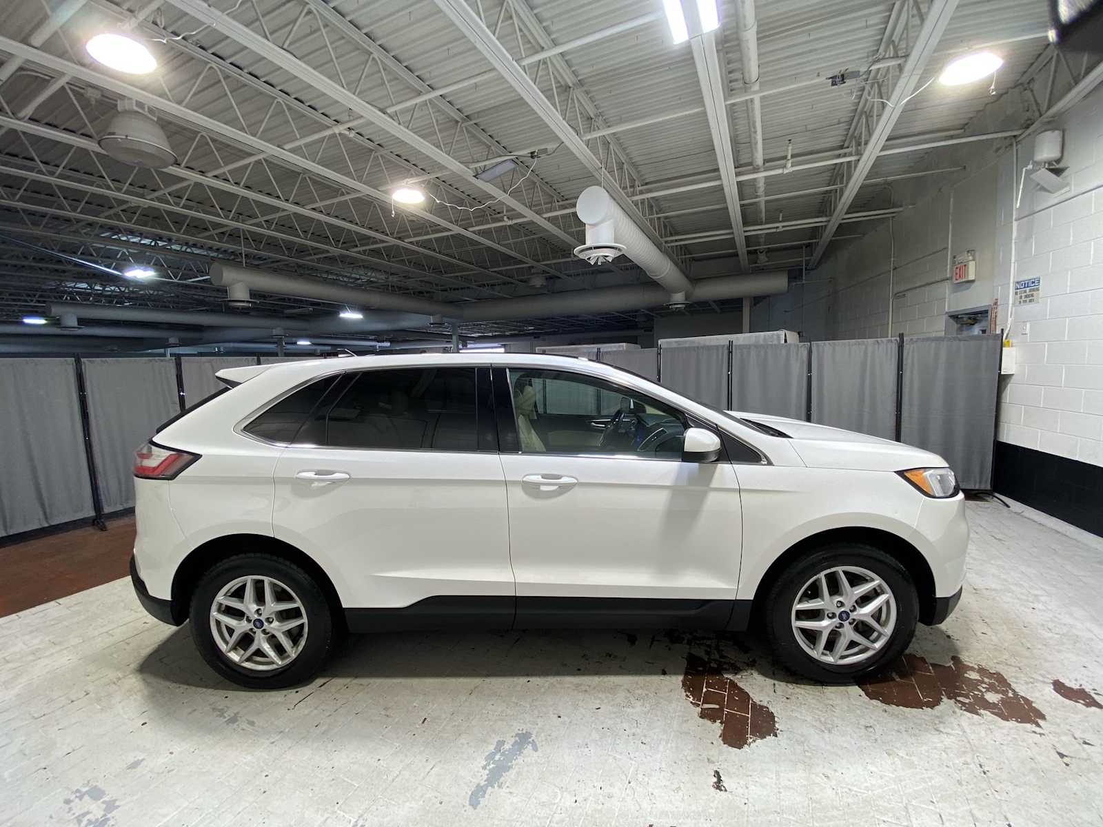 Thumbnail: 2022 Ford Edge - 27