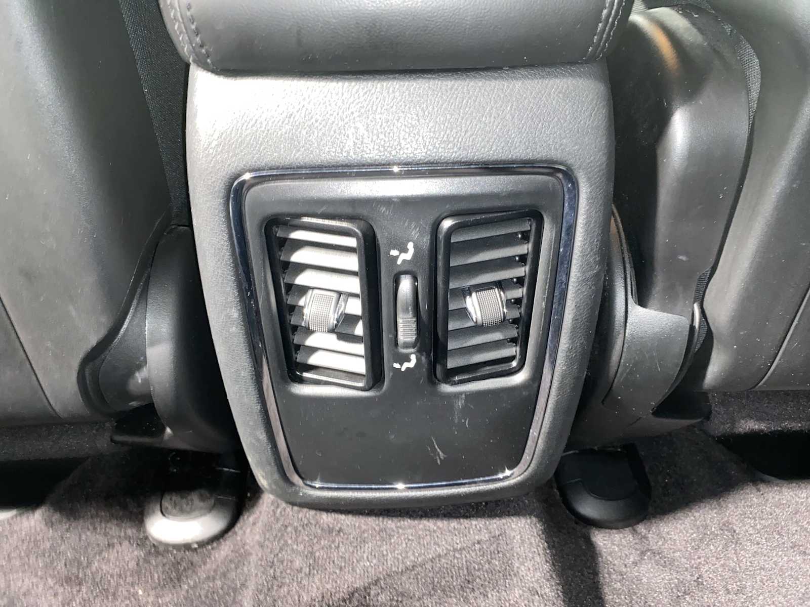 Thumbnail: 2017 Jeep Grand Cherokee - 25