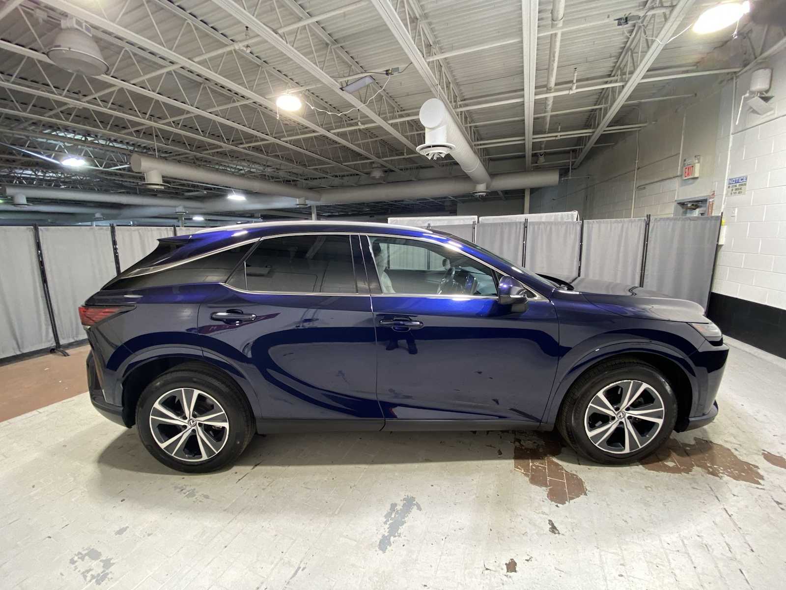 Thumbnail: 2023 Lexus RX - 27