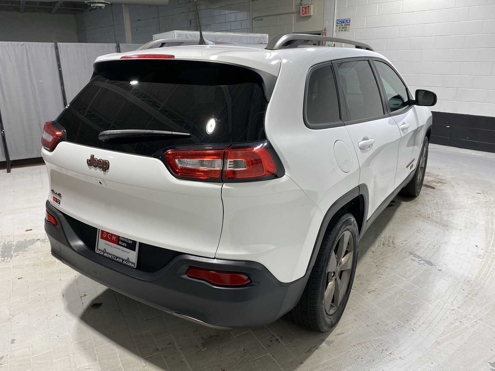 Thumbnail: 2016 Jeep Cherokee - 26