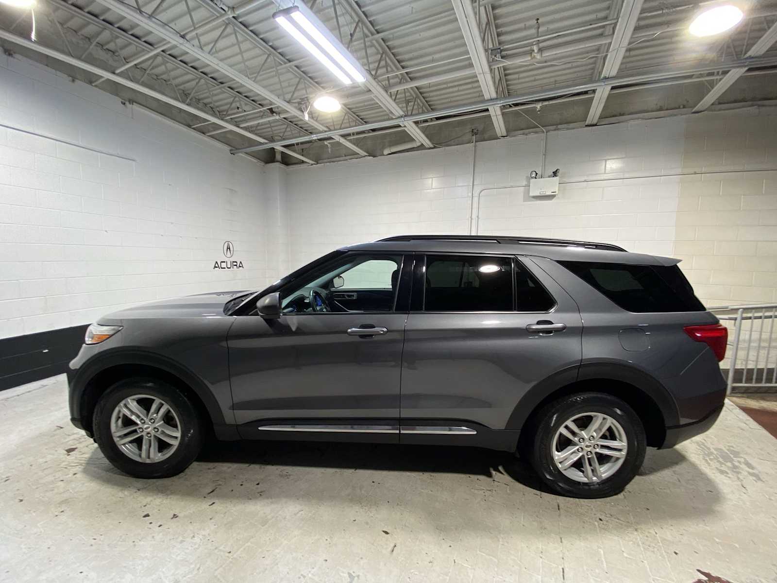 Thumbnail: 2022 Ford Explorer - 3