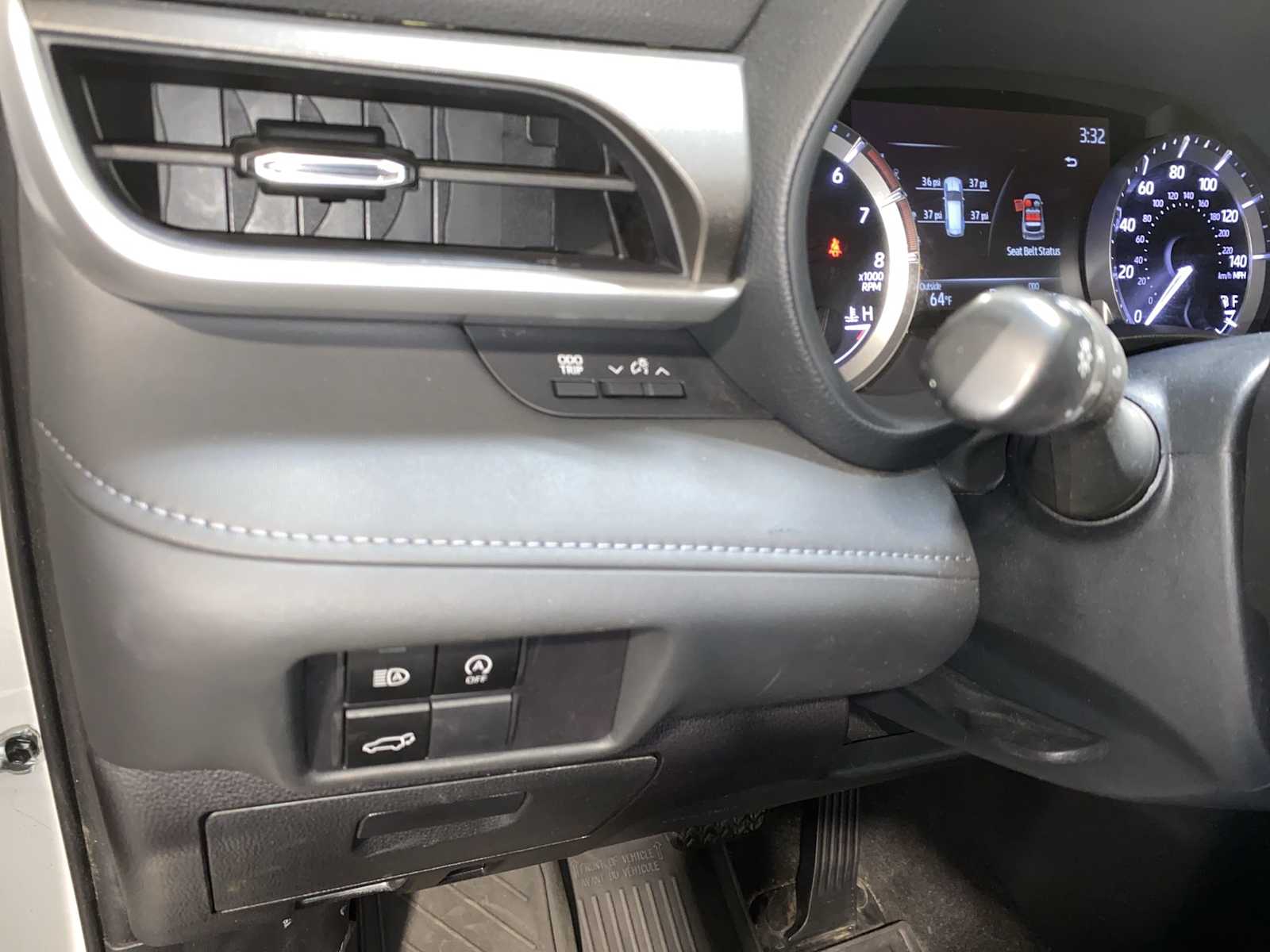 Thumbnail: 2023 Toyota Highlander - 24