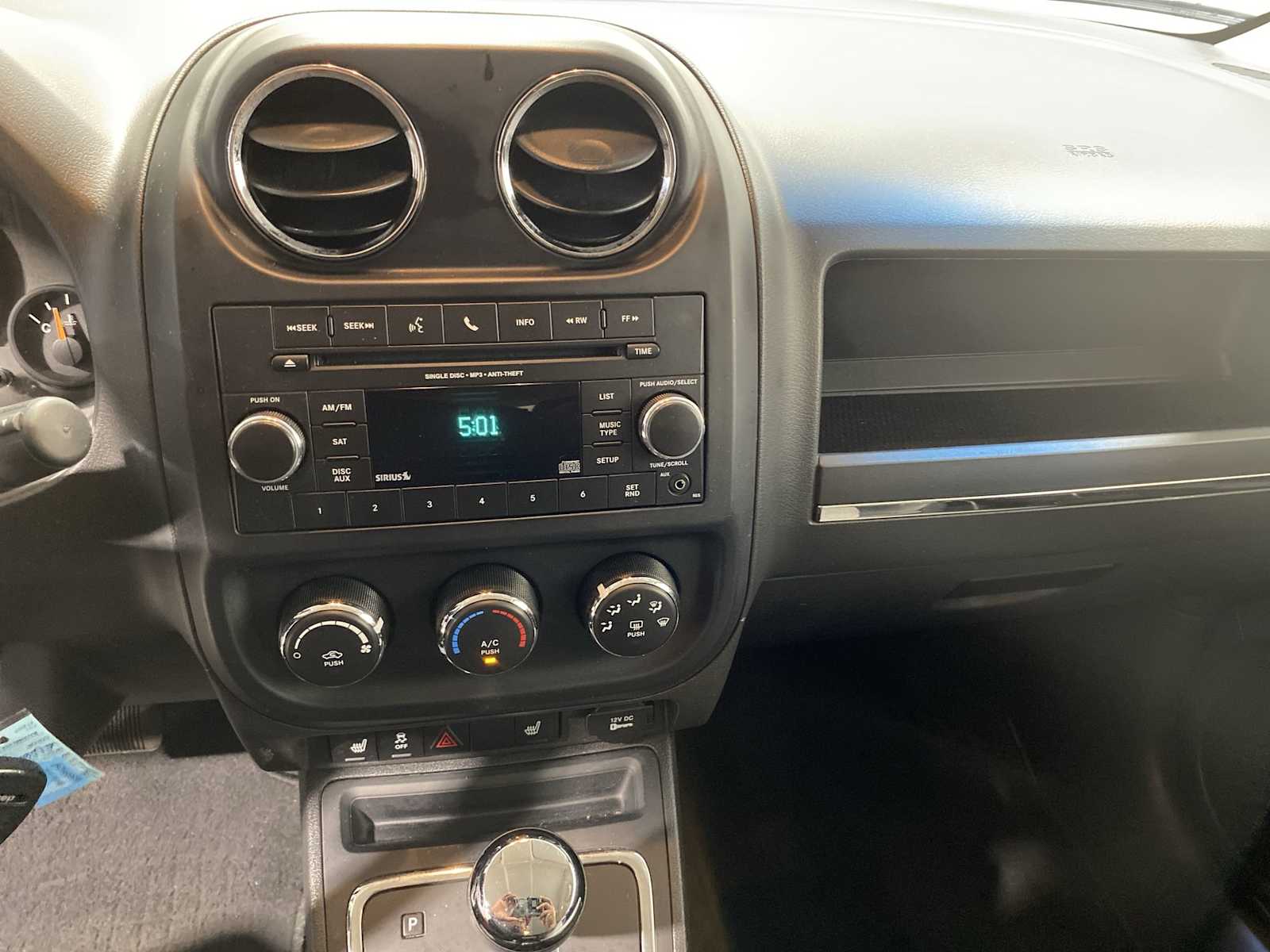 Thumbnail: 2014 Jeep Patriot - 16