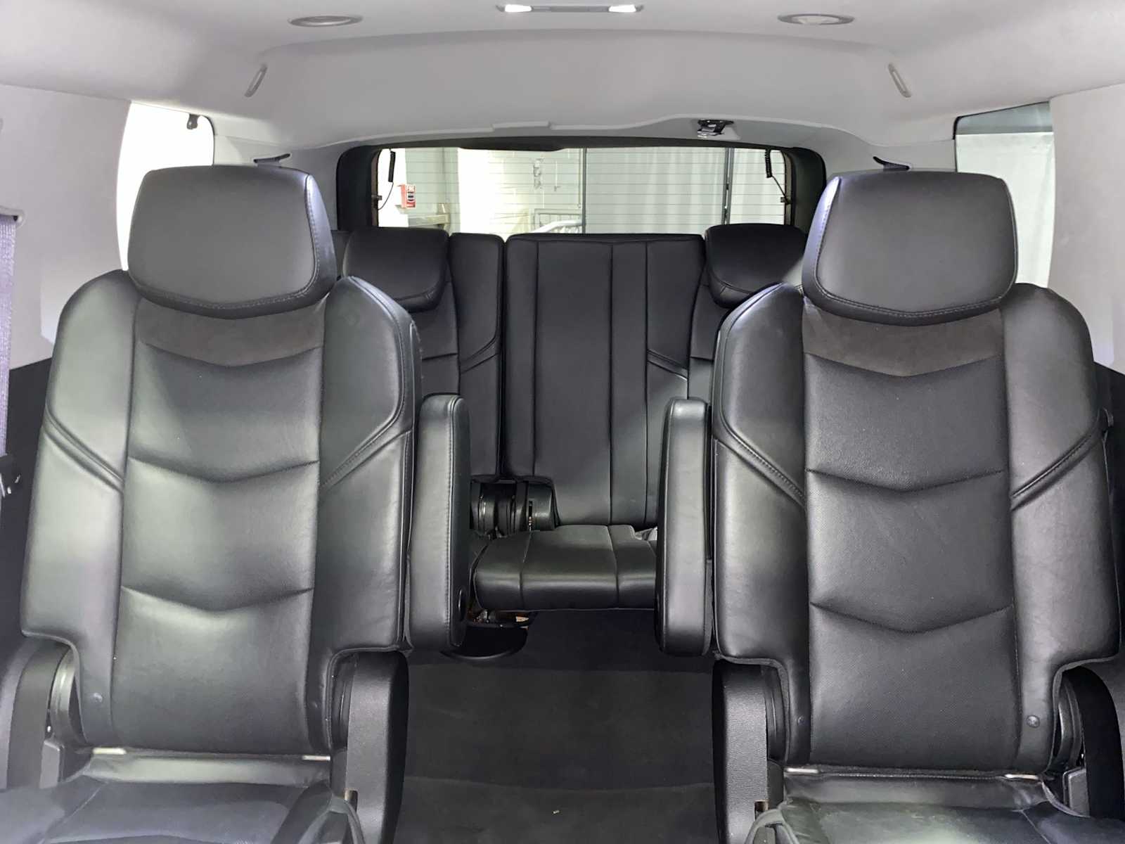 Thumbnail: 2015 Cadillac Escalade - 22
