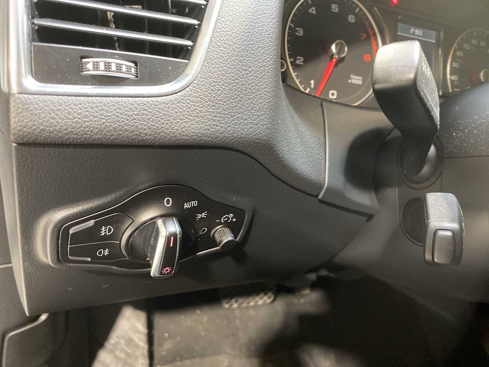 Thumbnail: 2013 Audi Q5 - 24