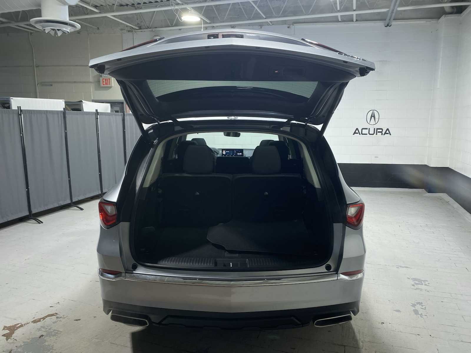 Thumbnail: 2023 Acura MDX - 19