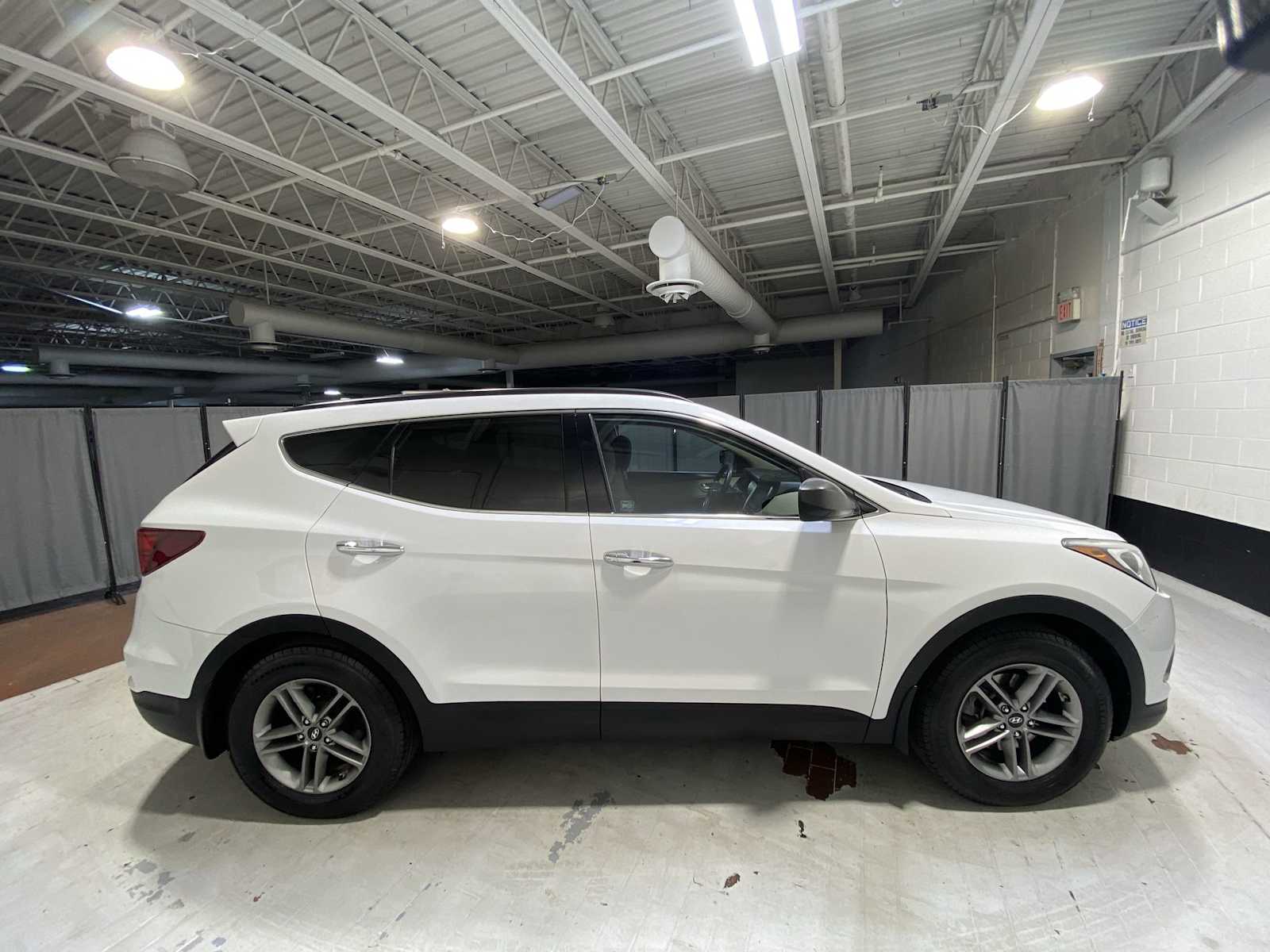 Thumbnail: 2017 Hyundai Santa Fe - 27