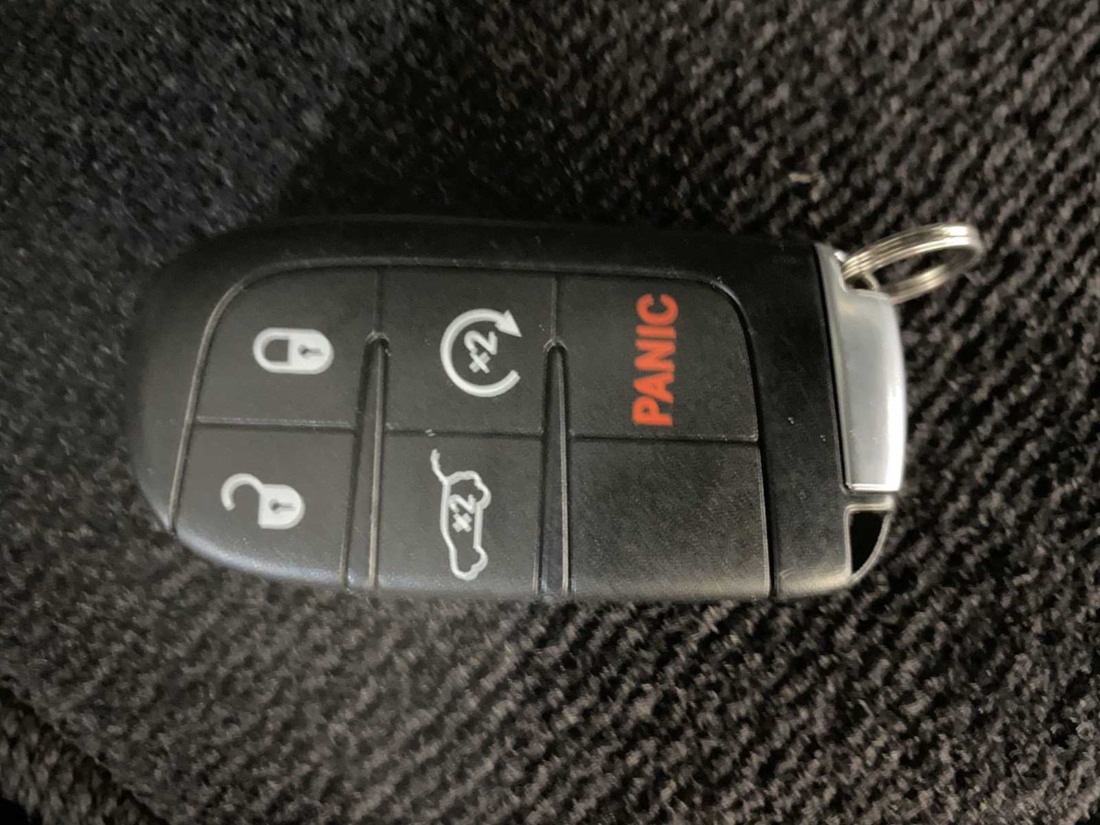 Thumbnail: 2017 Dodge Durango - 20