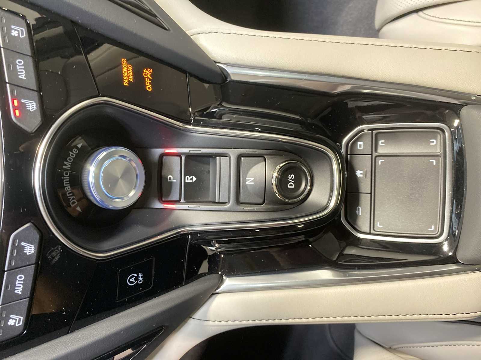 Thumbnail: 2025 Acura RDX - 17