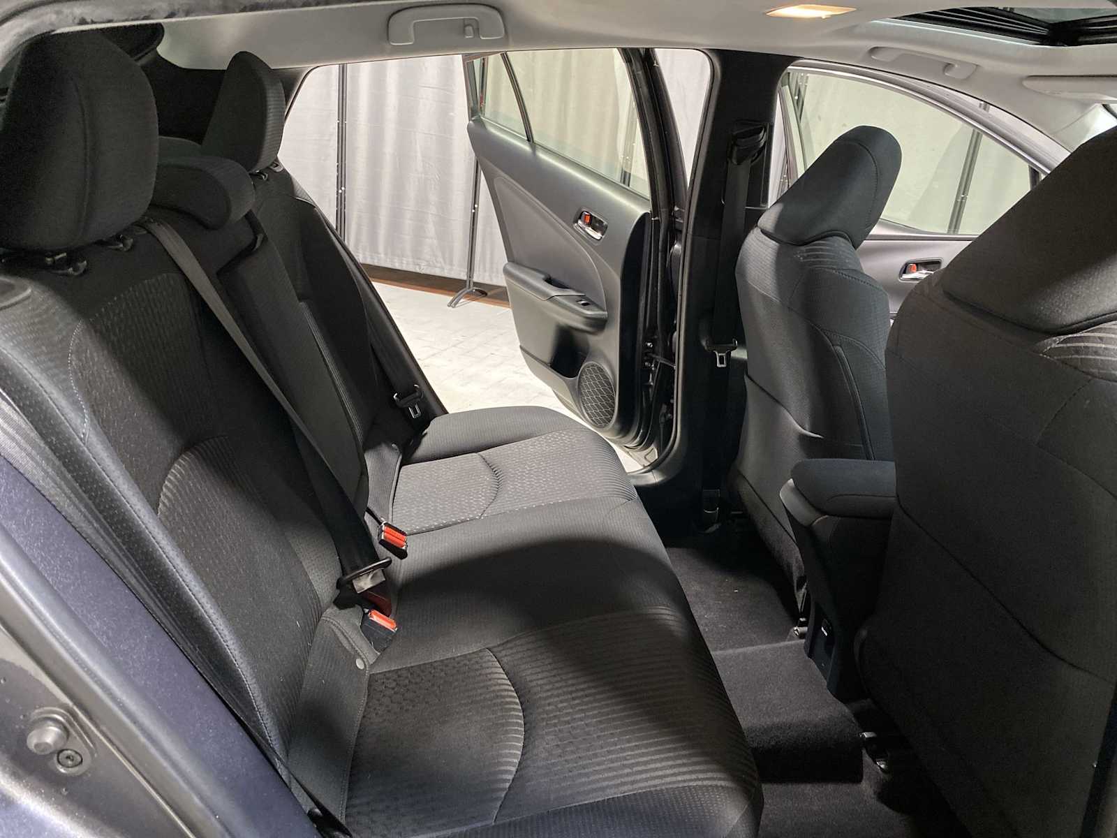 2017 Toyota Prius Three 13