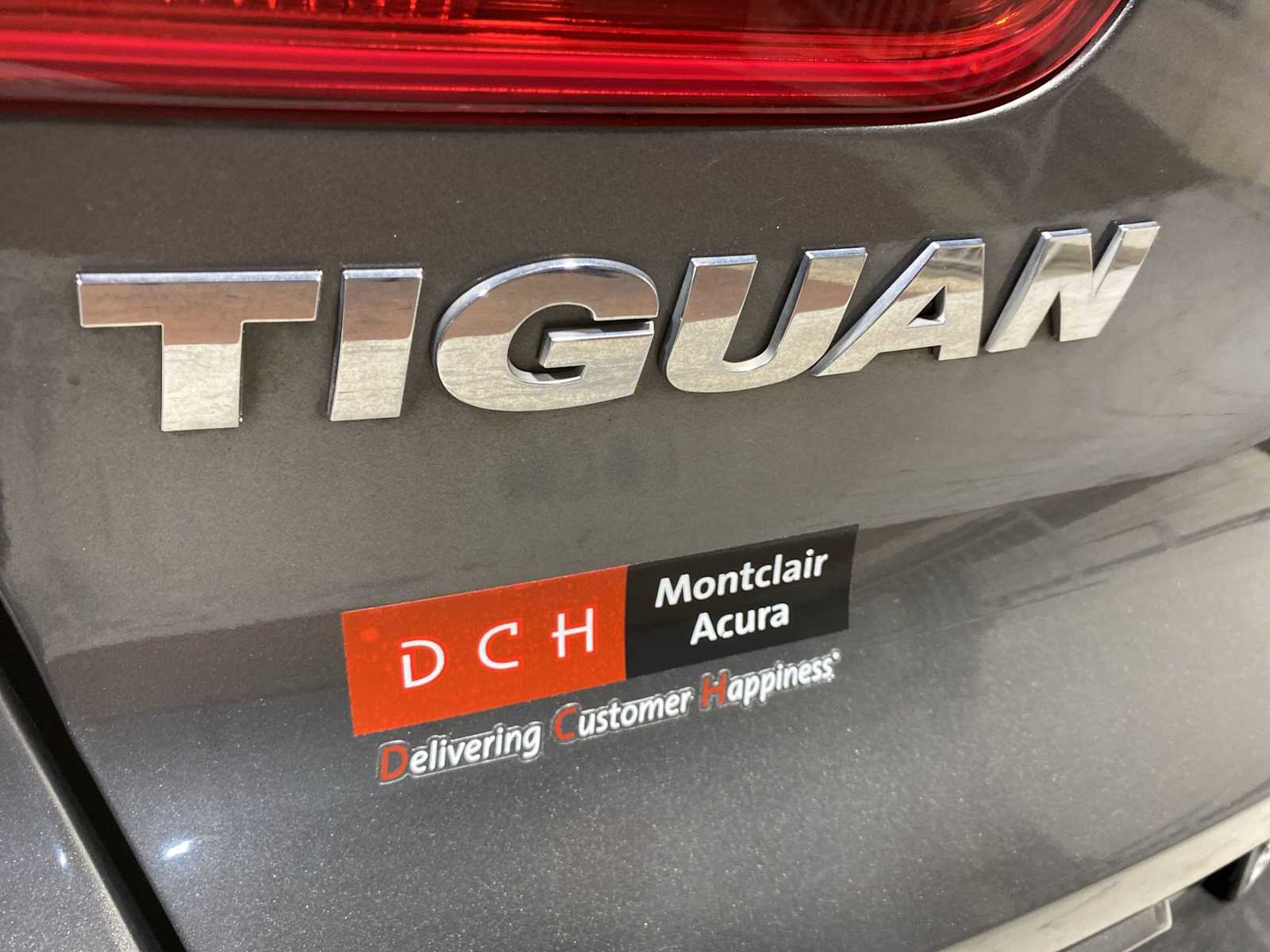 Thumbnail: 2014 Volkswagen Tiguan - 7