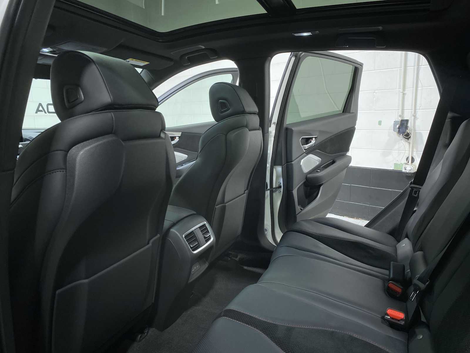 Thumbnail: 2025 Acura RDX - 12