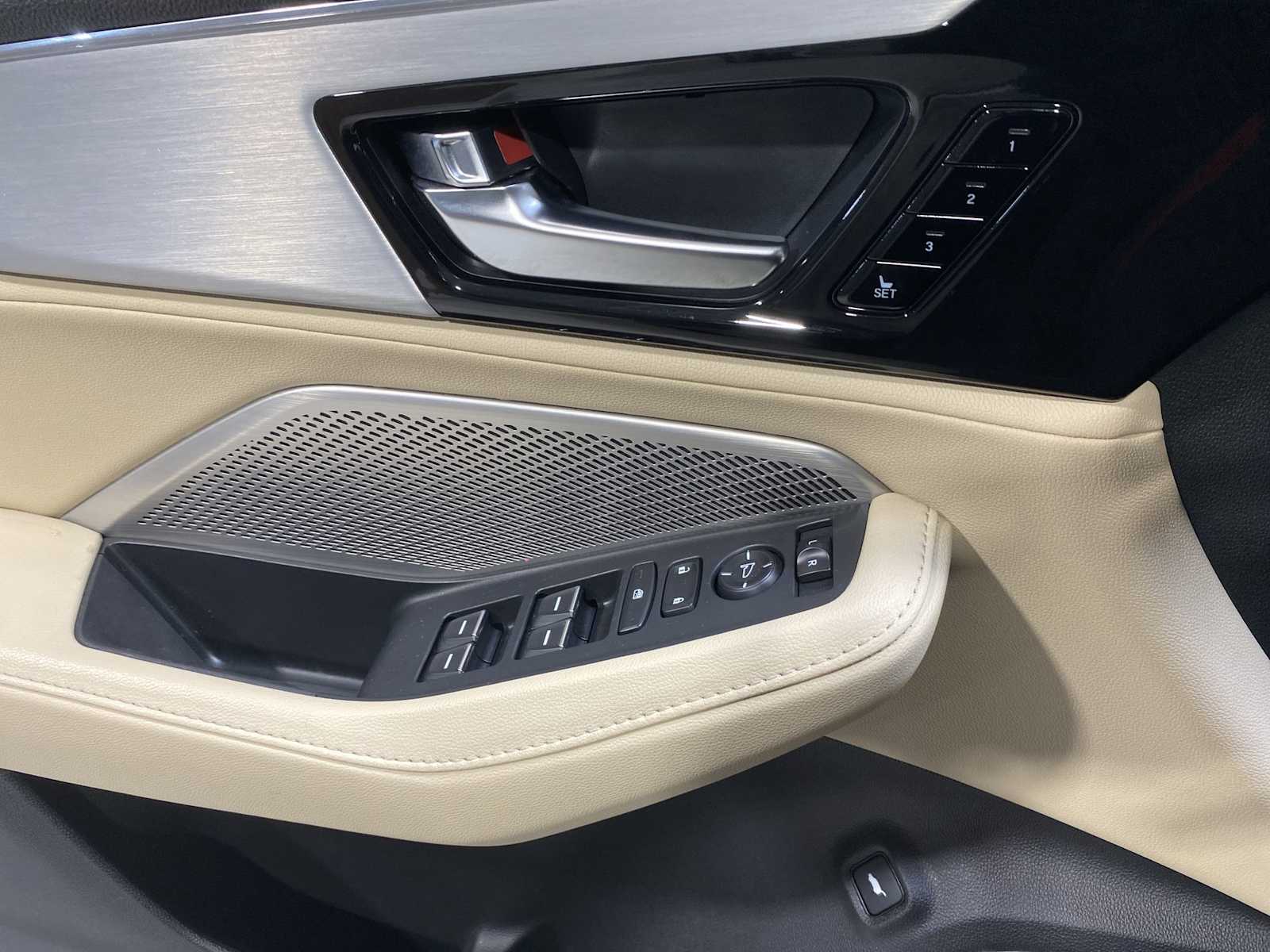 Thumbnail: 2023 Acura MDX - 23