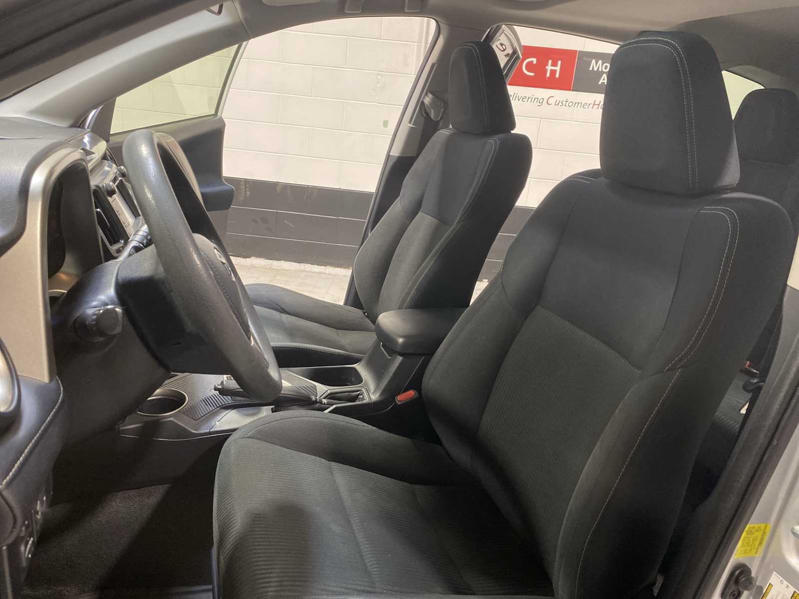 Thumbnail: 2015 Toyota RAV4 - 11