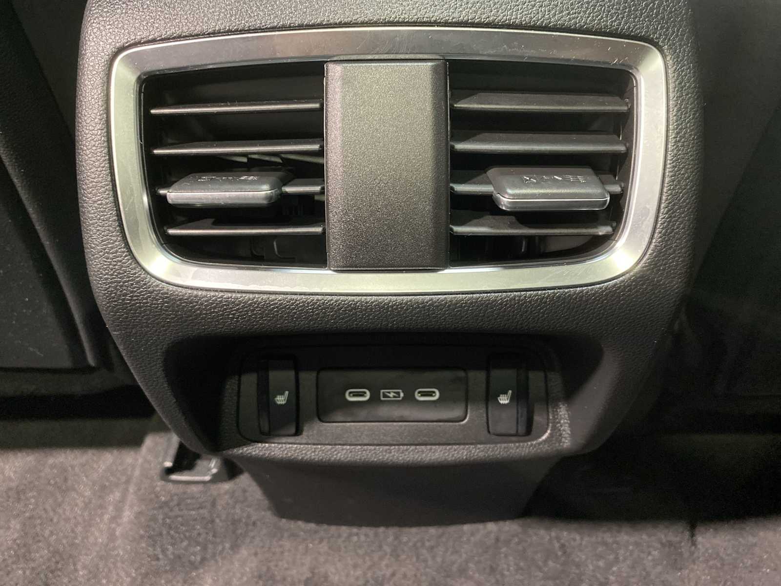 Thumbnail: 2025 Acura RDX - 25