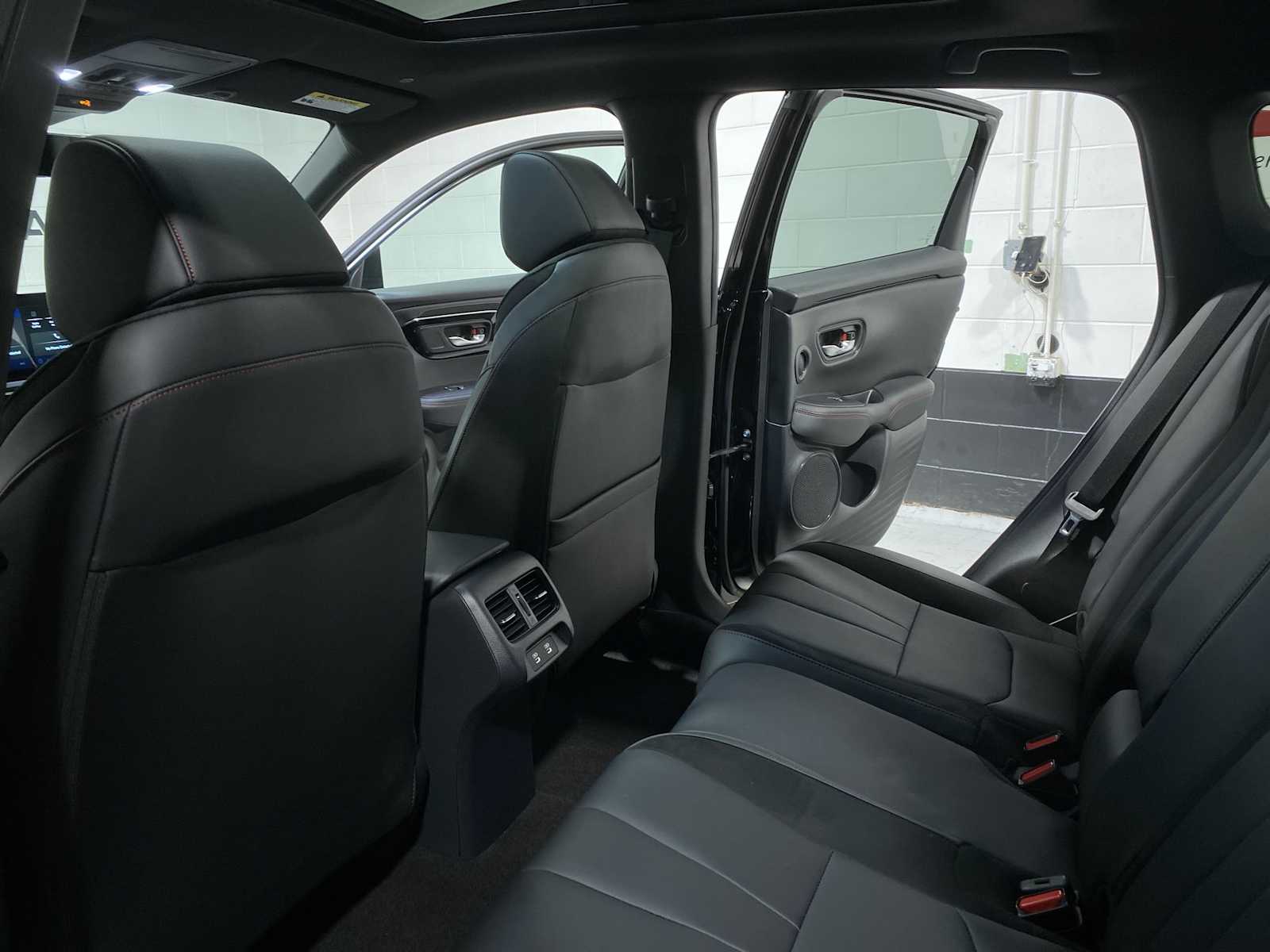 Thumbnail: 2025 Acura ADX - 12