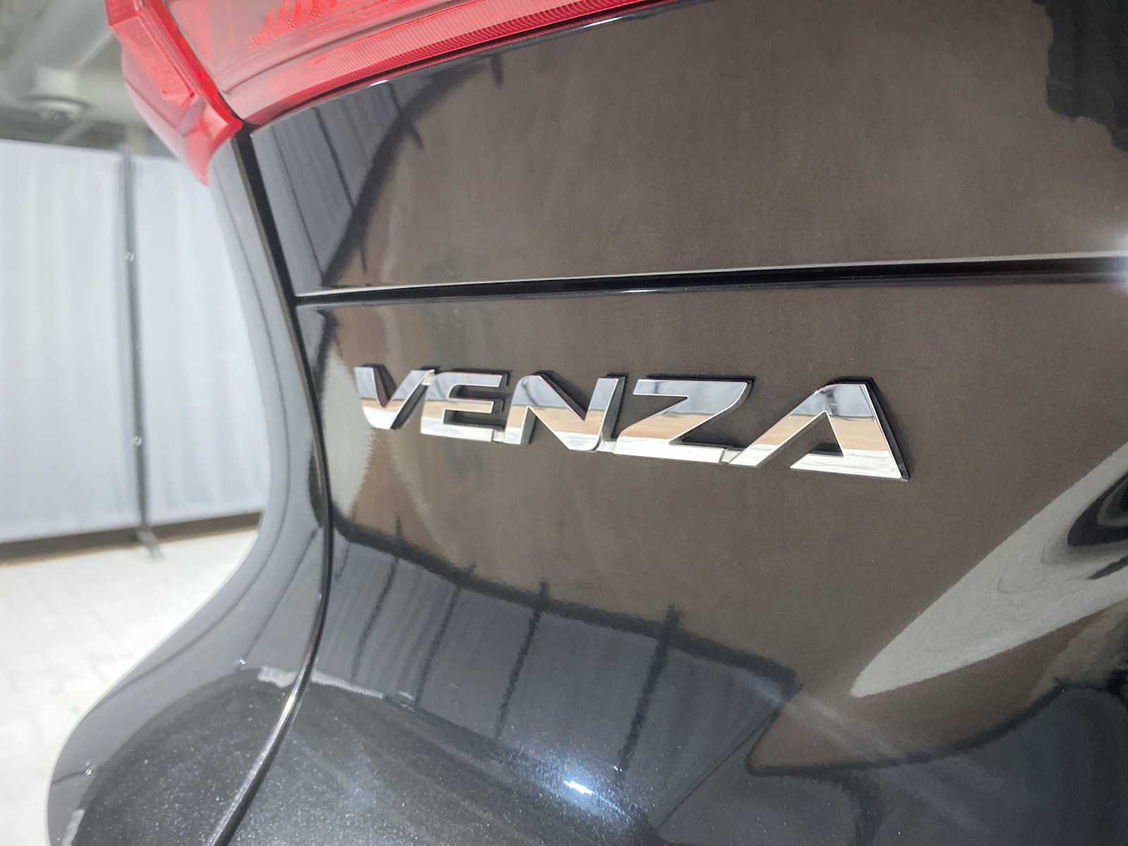 Thumbnail: 2022 Toyota Venza - 7