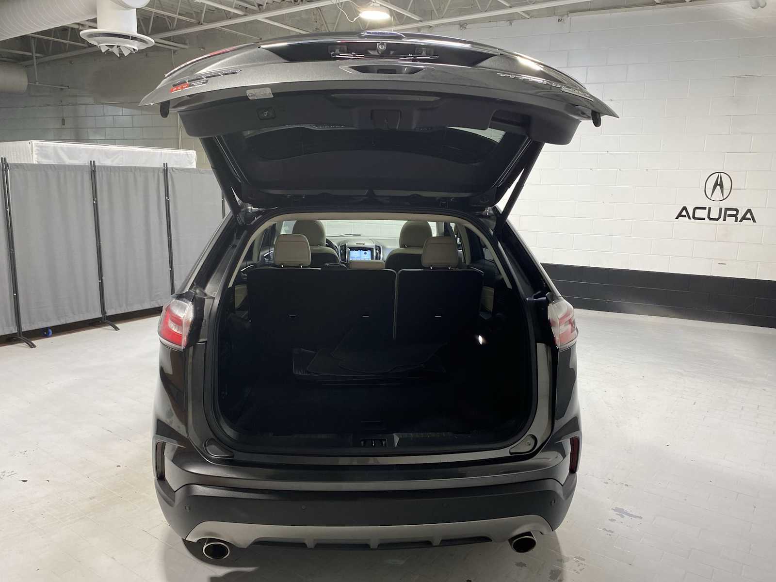 Thumbnail: 2019 Ford Edge - 19