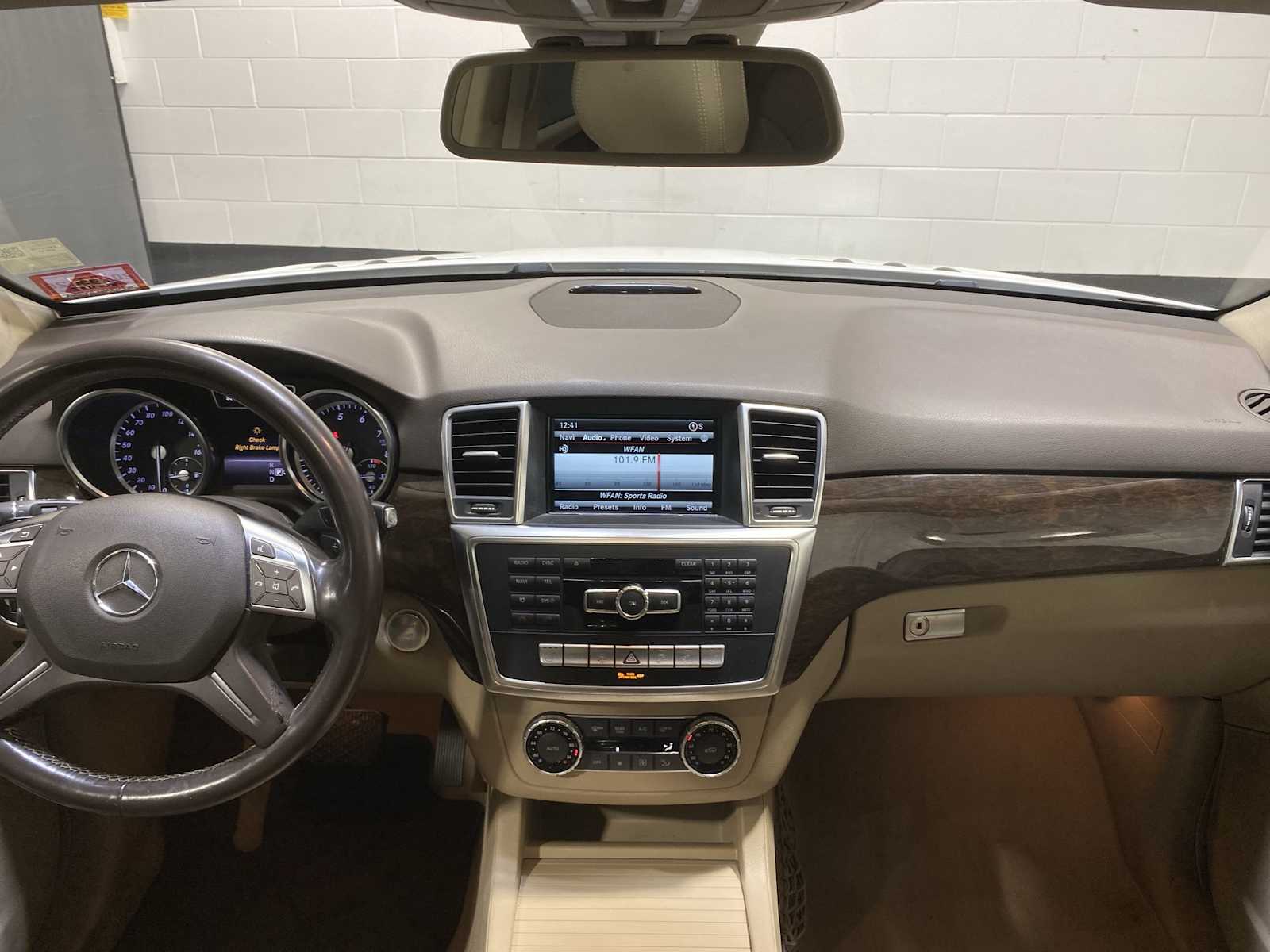 Thumbnail: 2015 Mercedes-Benz M-Class - 10