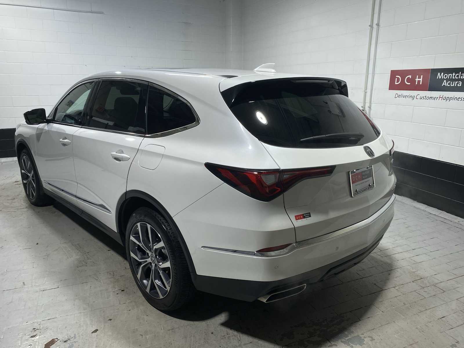 Thumbnail: 2023 Acura MDX - 4