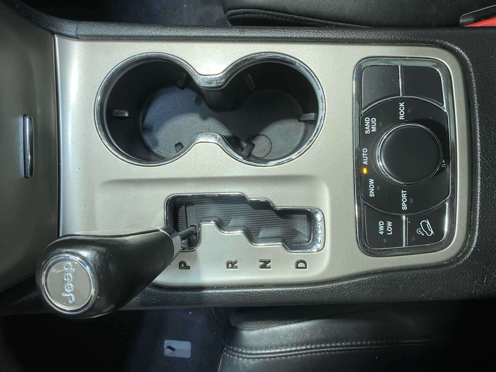 Thumbnail: 2012 Jeep Grand Cherokee - 17