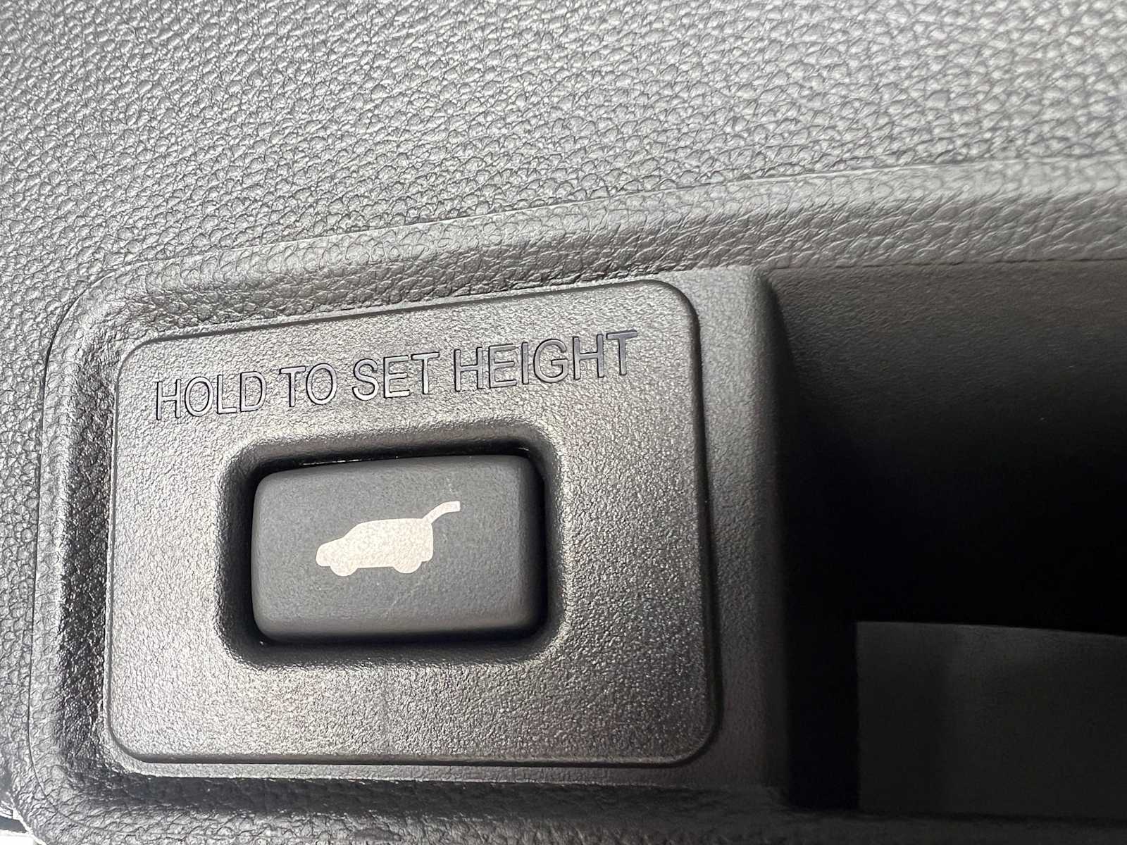 Thumbnail: 2026 Acura RDX - 30