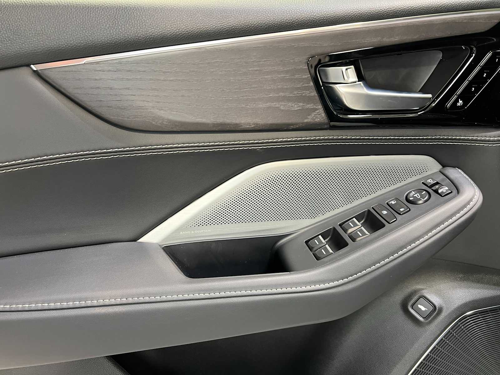 Thumbnail: 2026 Acura MDX - 21