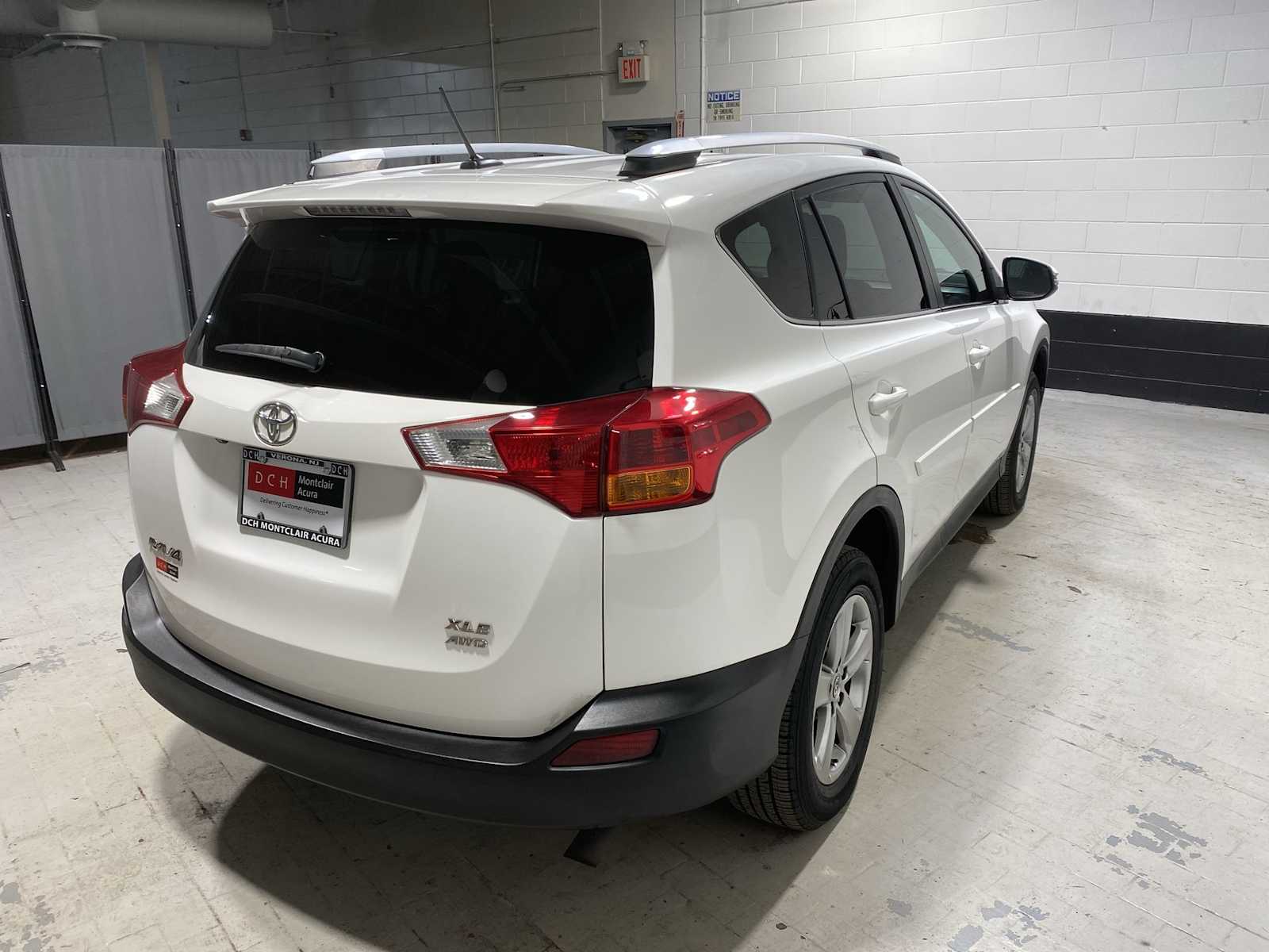 Thumbnail: 2015 Toyota RAV4 - 26