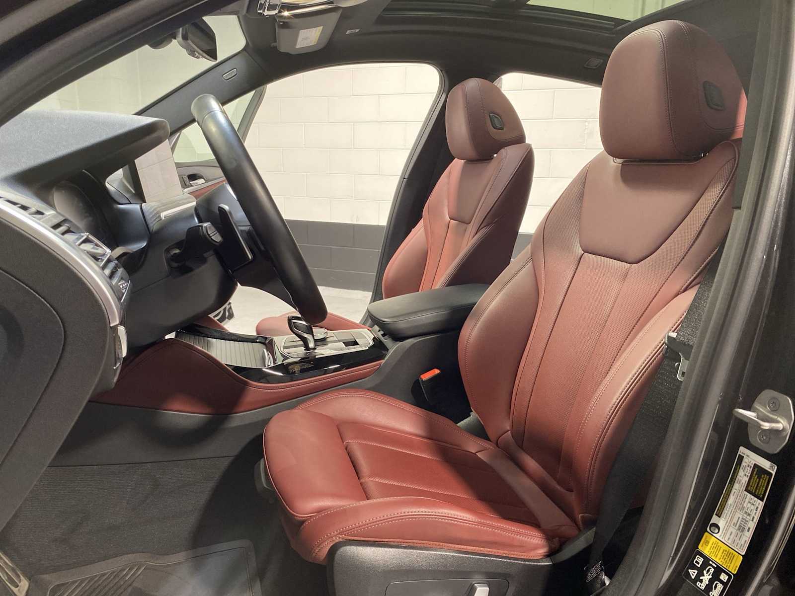 Thumbnail: 2023 BMW X4 - 11