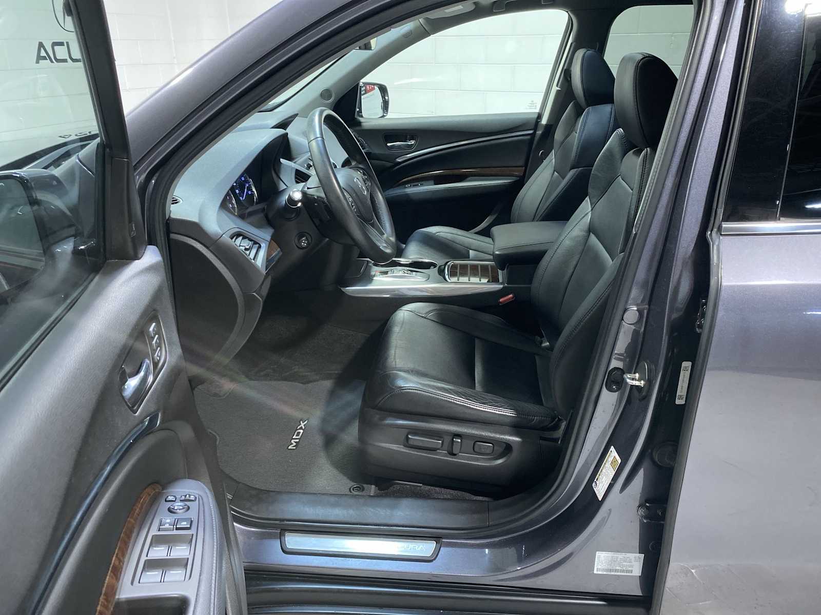 Thumbnail: 2018 Acura MDX - 2
