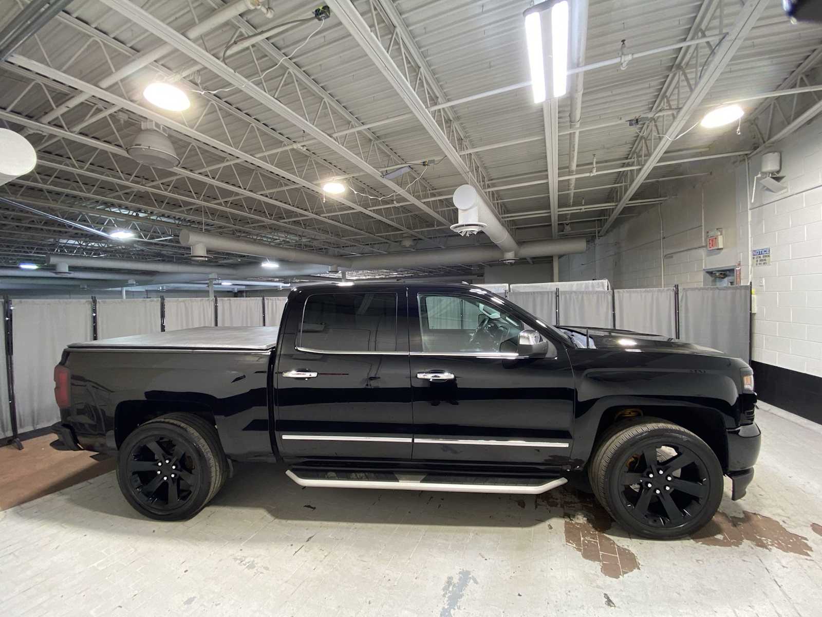 Thumbnail: 2018 Chevrolet Silverado 1500 - 26
