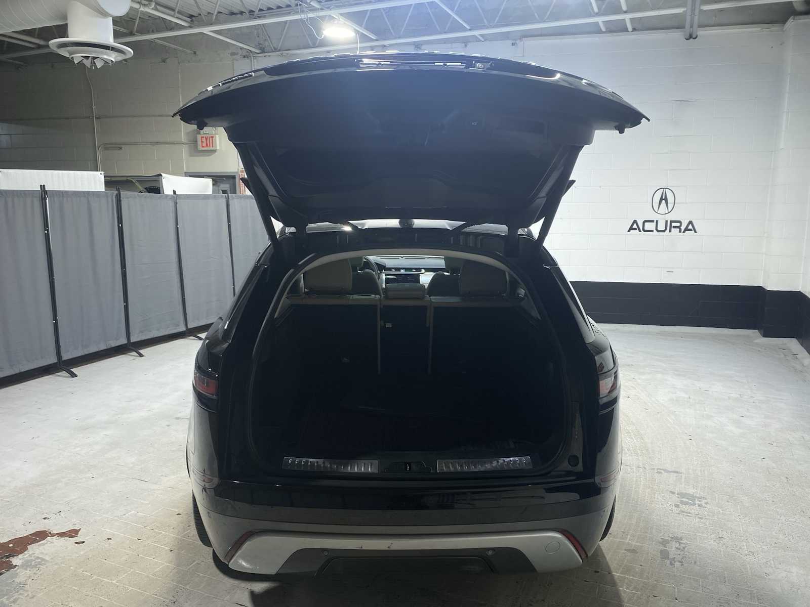 Thumbnail: 2018 Land Rover Range Rover Velar - 19