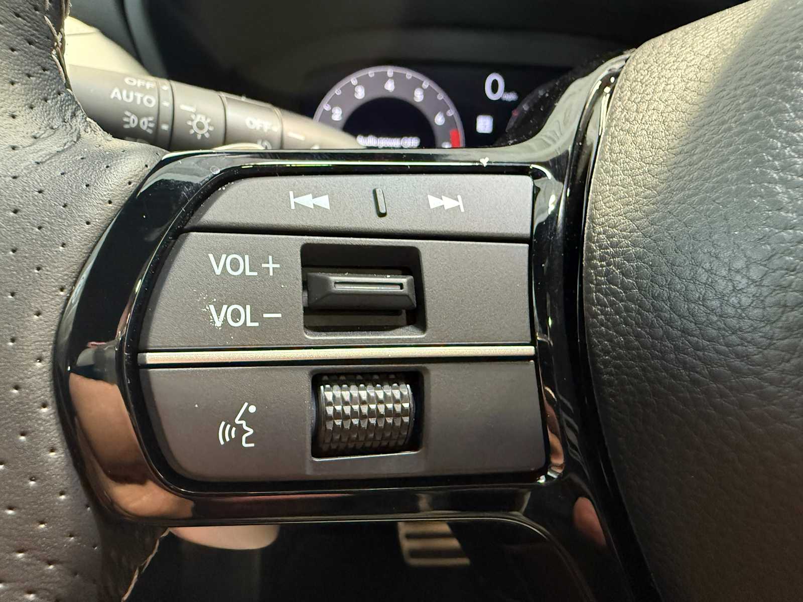 Thumbnail: 2025 Acura ADX - 18